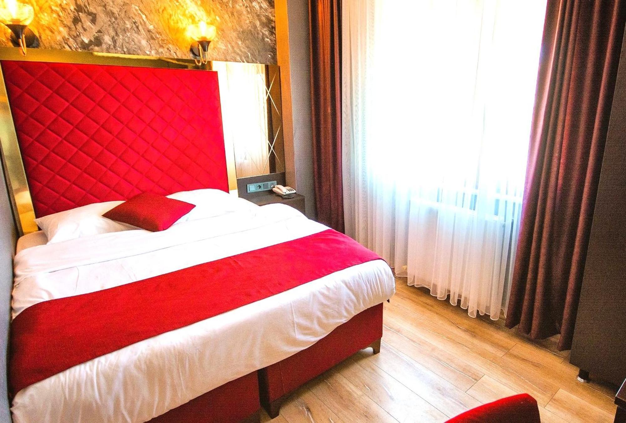 Atesde Dustu Salvara Hotel Истанбул Екстериор снимка