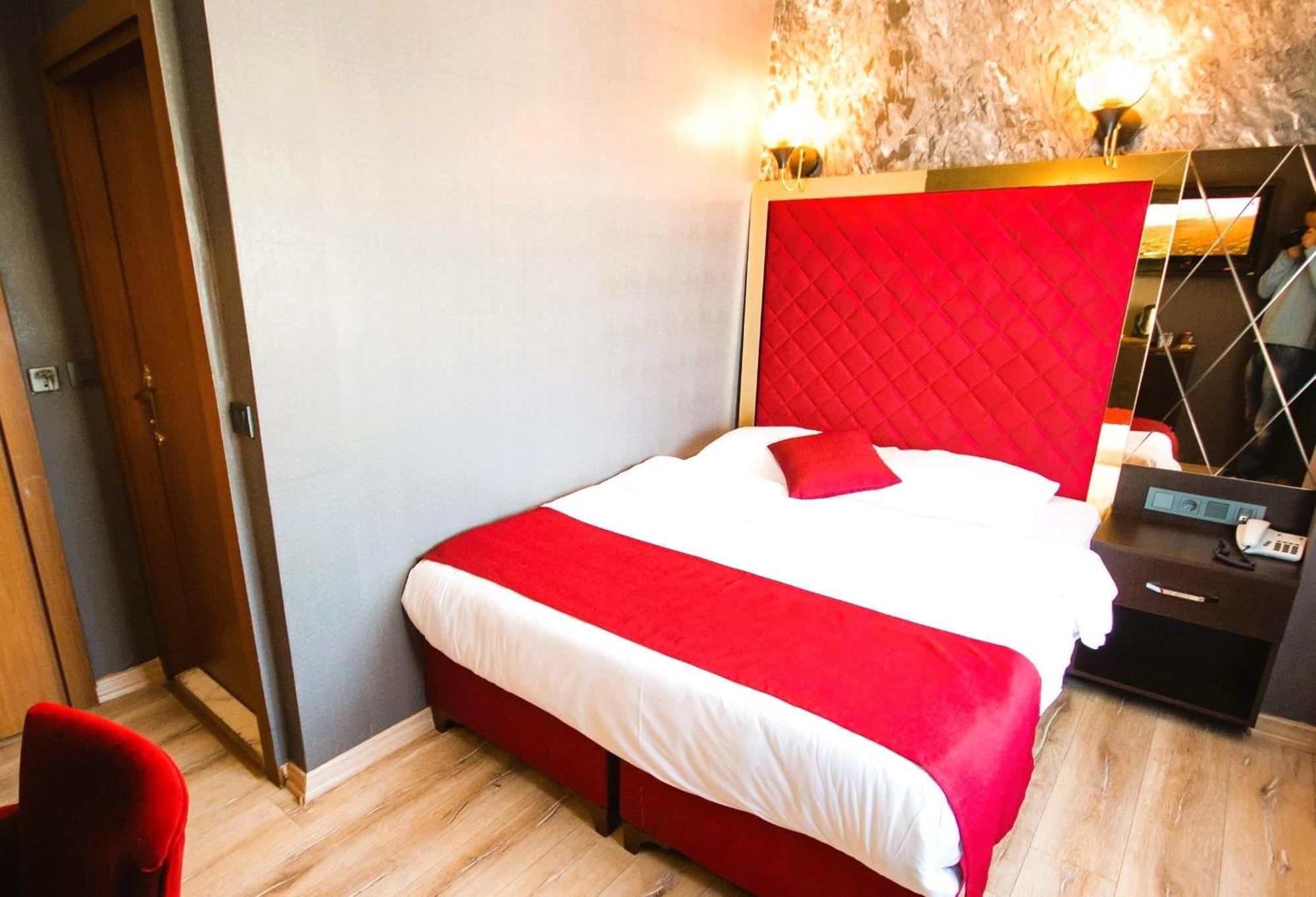 Atesde Dustu Salvara Hotel Истанбул Екстериор снимка