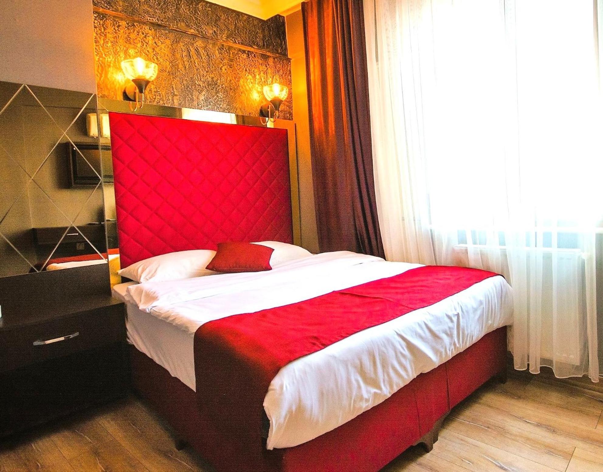 Atesde Dustu Salvara Hotel Истанбул Екстериор снимка