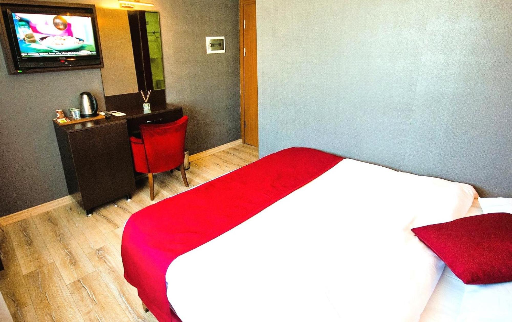Atesde Dustu Salvara Hotel Истанбул Екстериор снимка
